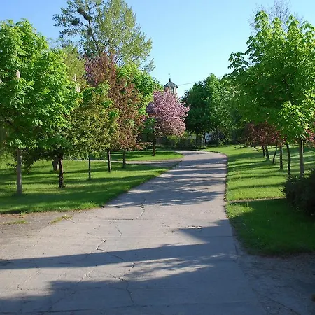 Bed & Breakfast Jabloniowy Dworek Kociewie 3*