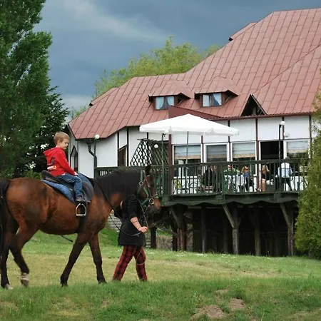 לינה וארוחת בוקר Jabloniowy Dworek Kociewie