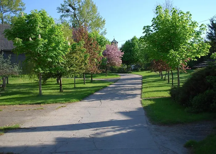 Bed & Breakfast Jabloniowy Dworek Kociewie 3*