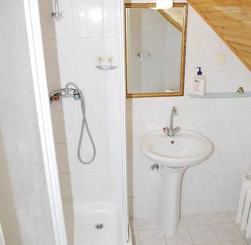 Bed & Breakfast Jabloniowy Dworek Kociewie 3*